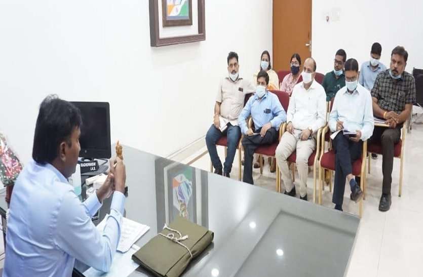 चार्ज लेते ही फॉर्म में नजर आए निगम आयुक्त, जोन आयुक्तों से कहा रोज मॉर्निंग विजिट करें चार्ज लेते ही फॉर्म में नजर आए निगम आयुक्त, जोन आयुक्तों से कहा रोज मॉर्निंग विजिट करें