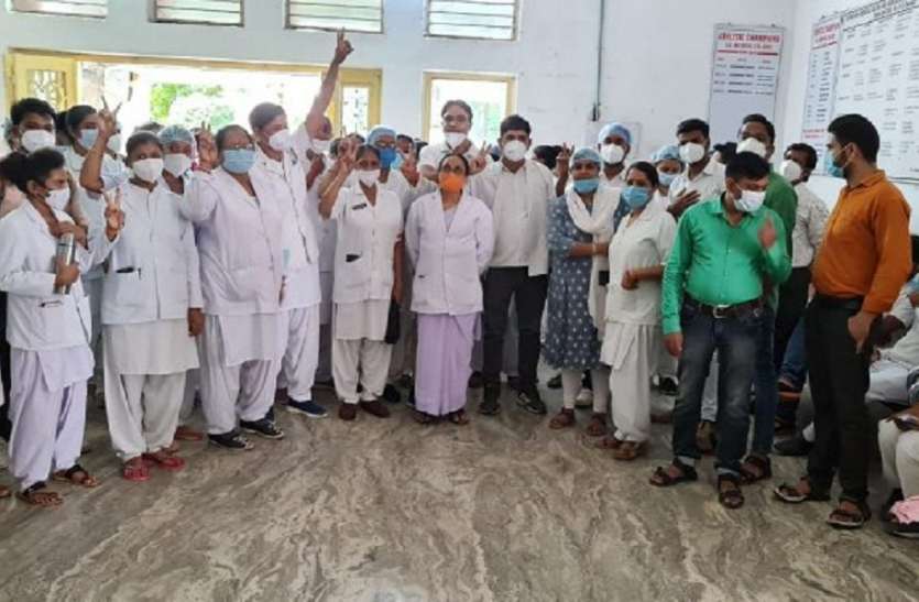 rewa मेडिकल कालेज प्रबंधन और नर्सों में बढ़ा टकराव, हड़ताल की चेतावनी
