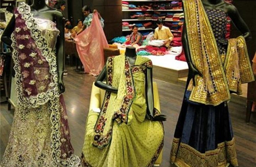 fancy and designer sarees जबलपुर की साडिय़ों की बढ़ी डिमांड, बाजार में लौटी रौनक