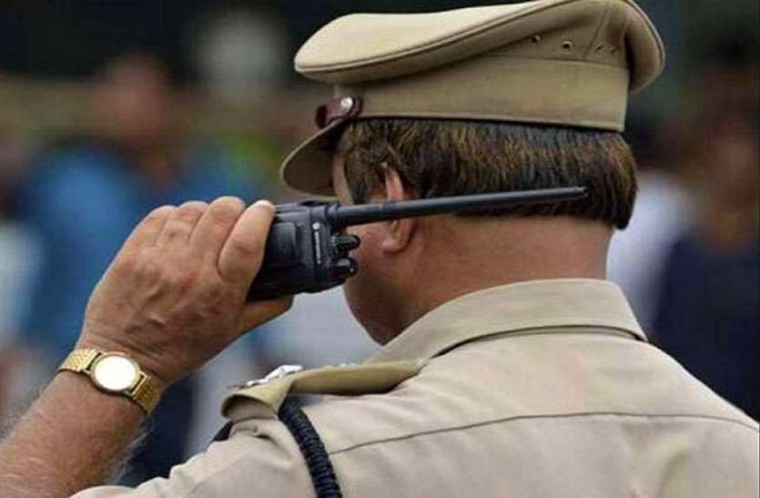 up_police.jpg दिल्ली और यूपी में पकड़े गए आतंकी मॉड्यूल के बाद अलर्ट, सघन तलाशी जारी