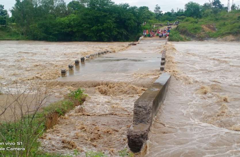 Samatpur-Harri damaged bridge was damaged at third place and flowed in सामतपुर-हर्री क्षतिग्रस्त पुल तीसरी जगह भी क्षतिग्रस्त होकर नदी में बहा, आवाजाही बंद
