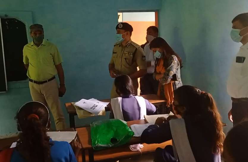 The commissioner inspected Badi Tummi High School, appreciated the pla कमिश्नर ने बड़ी तुम्मी हाई स्कूल का किया निरीक्षण, पौधरोपण की सराहना