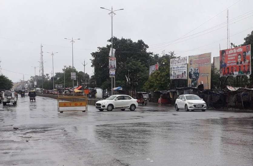 सात घंटे में 140 मिमी बारिश, 21 साल का रेकार्ड टूटा सात घंटे में 140 मिमी बारिश, 21 साल का रेकार्ड टूटा