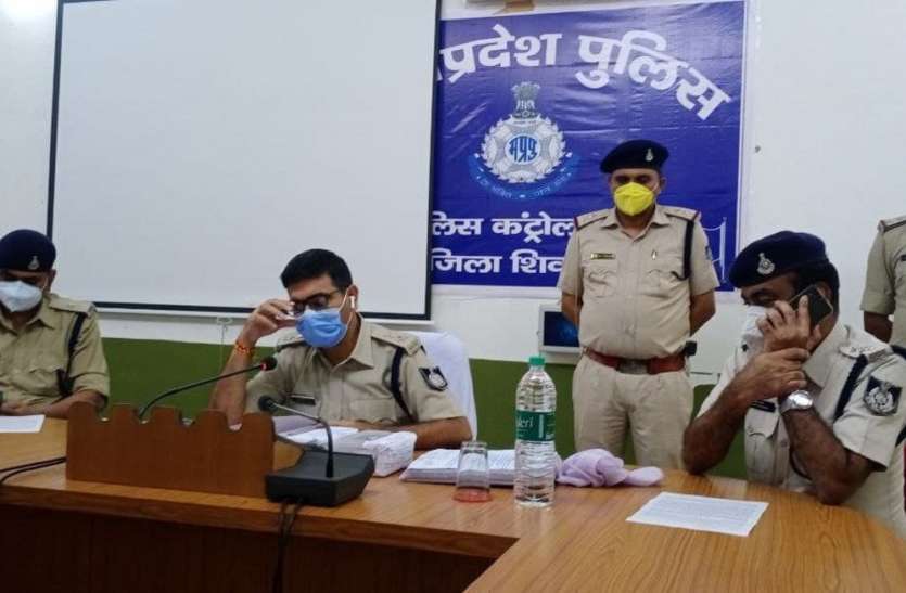 कियोस्क संचालक से लूट करने वाले चार बदमाश गिरफ्तार कियोस्क संचालक से लूट करने वाले चार बदमाश गिरफ्तार
