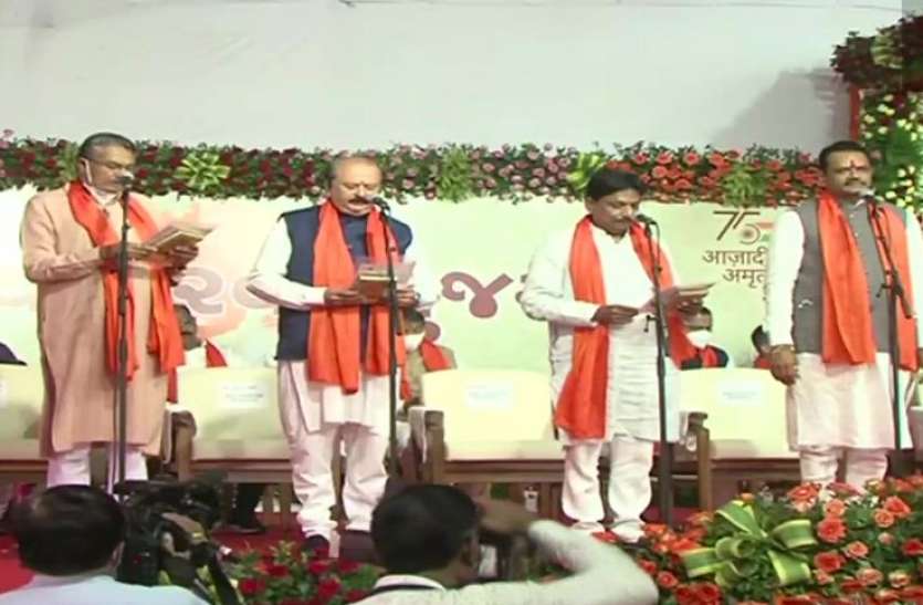 Gujarat New Cabinet Gujarat New Cabinet: नए कैबिनेट में 24 मंत्रियों ने ली शपथ, निमा आचार्य बनाई गईं विधानसभा स्पीकर