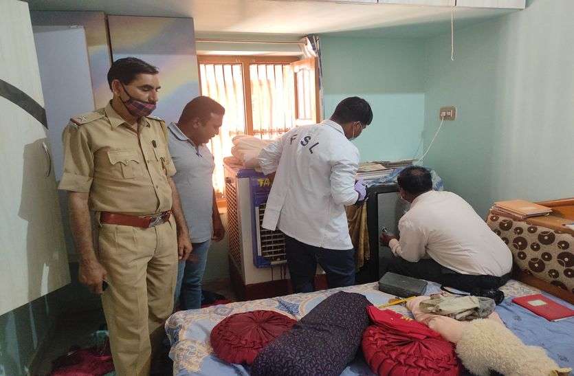गोटन शिक्षिका के घर से 42 लाख नकद व 99 तोला सोने के आभूषण चोरी