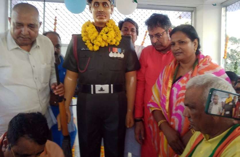 शहादत के 59 साल बाद शहीद हटीलाराम की प्रतिमा हुई स्थापित शहादत के 59 साल बाद शहीद हटीलाराम की प्रतिमा हुई स्थापित