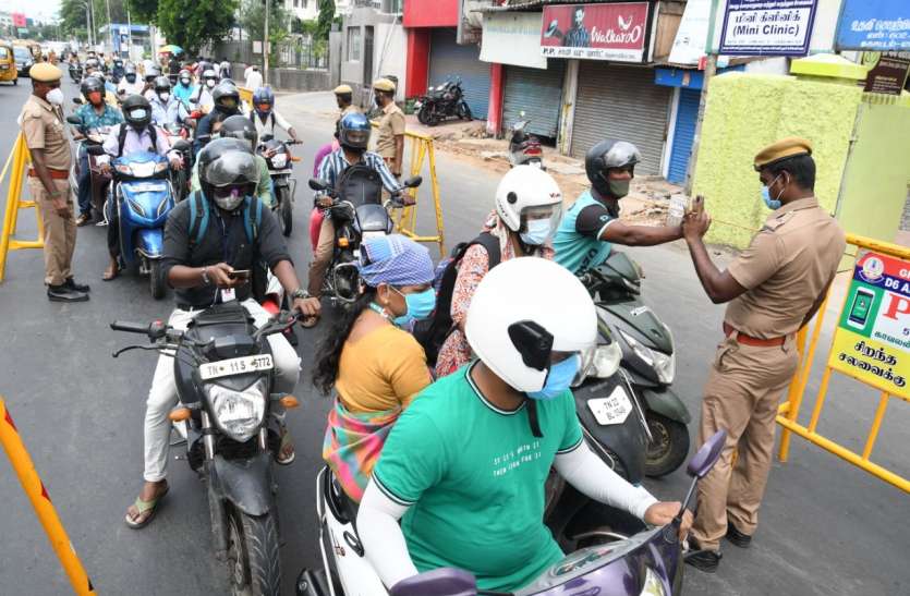 helmet wearing up from 72 to 86 pc in Chennai चेन्नई में पुलिस सख्ती के बाद 86 प्रतिशत वाहन चालक हेलमेट पहन रहे
