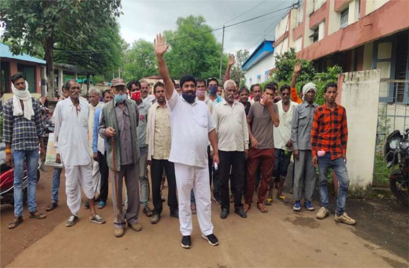 Officers should be posted soon, otherwise the tehsil should be closed completely अधिकारियों की जल्द की जाए पदस्थापना, नहीं तो तहसील को पूरी तरह से किया जाए बंद