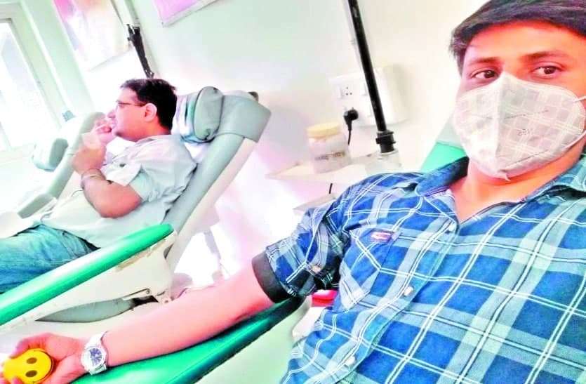 किडनी ट्रांसप्लांट किया, मरीज को खून भी दिया किडनी ट्रांसप्लांट किया, मरीज को खून भी दिया