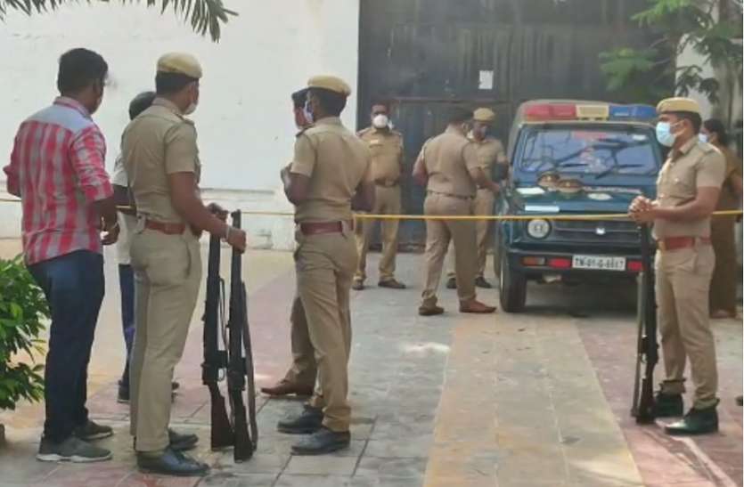 DVAC raids against former Tamil Nadu minister KC Veeramani डीवीएसी ने तमिलनाडु के पूर्व मंत्री वीरामणि की 28 स्थानों पर संपत्तियों की तलाशी ली