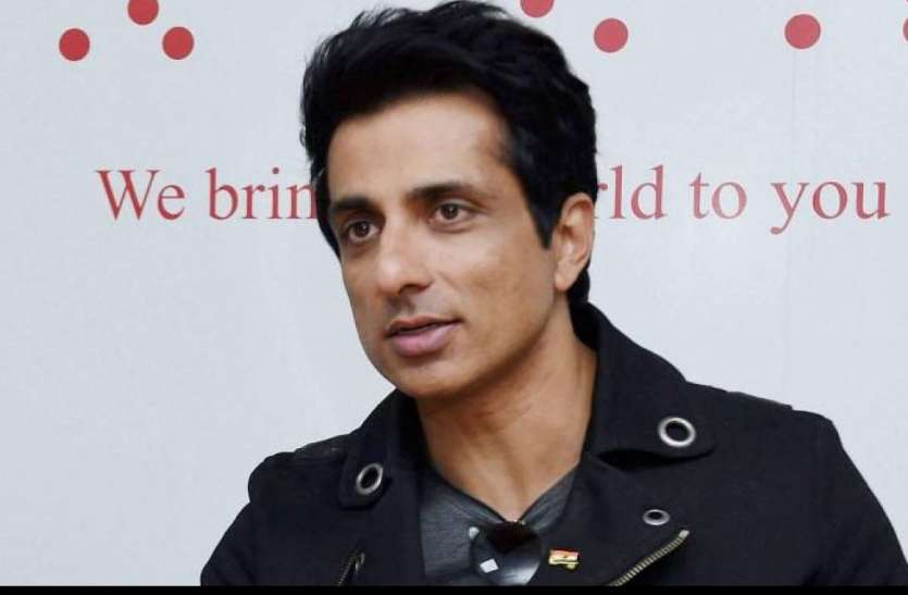 sonu sood मुंबई में सोनू सूद के घर पर पहुंची आईटी विभाग की टीम, आप ने लगाया आरोप
