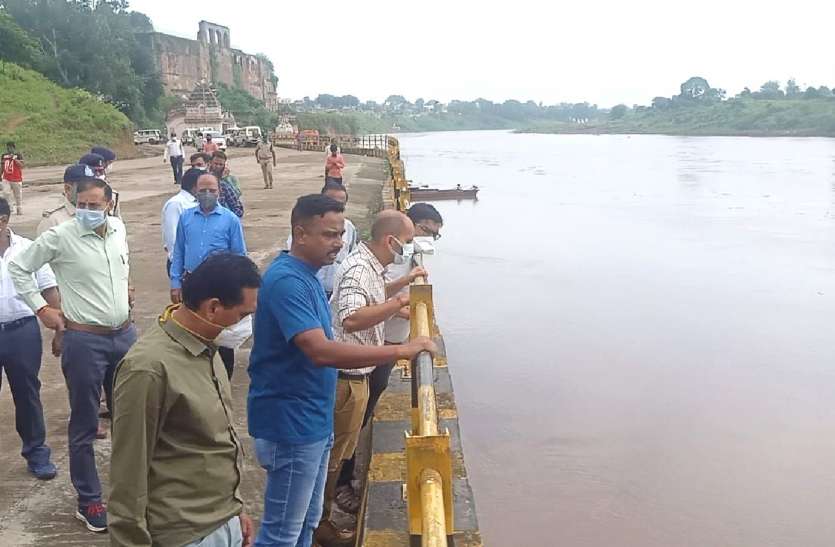 Officers reached the Ghat of Tapti, complete preparations for Ganesha immersion ताप्ती के घाट पर पहुंचे अफसर, गणेशजी विसर्जन की ऐसी की पूरी तैयारी