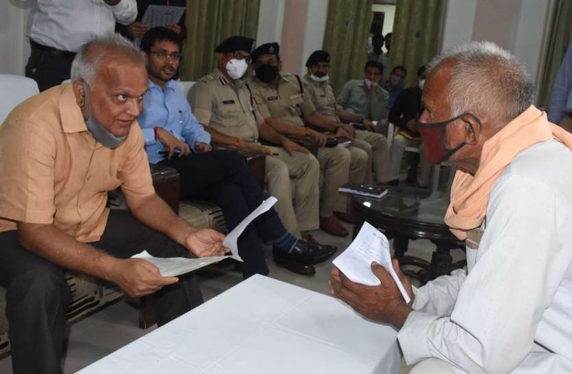 सीएस आर्य का संदेश...अधिकारी जनता के सेवक है, मालिक नहीं सीएस आर्य का संदेश...अधिकारी जनता के सेवक है, मालिक नहीं