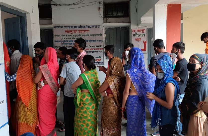 दोपहर में वैक्सीनेशन की रफ्तार रही सबसे तेज 38 हजार लोगों को एक दिन में लगी वैक्सीन, पहला डोज लगवाने वालों की संख्या 10 लाख के पार हुई