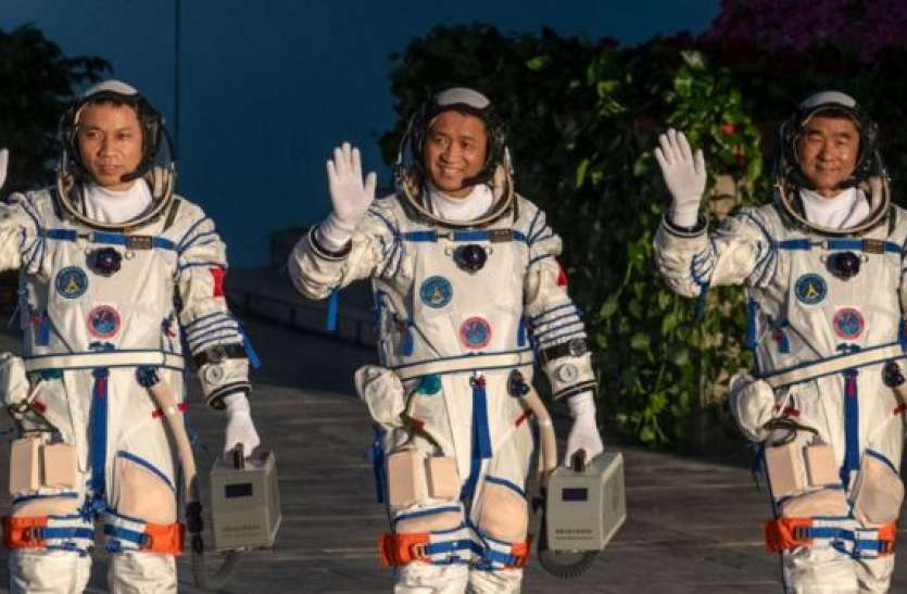 Chinese astronauts चीन का सबसे लंबा स्पेस मिशन 90 दिन में हुआ पूरा, पृथ्वी पर लौटे अंतरिक्ष यात्री