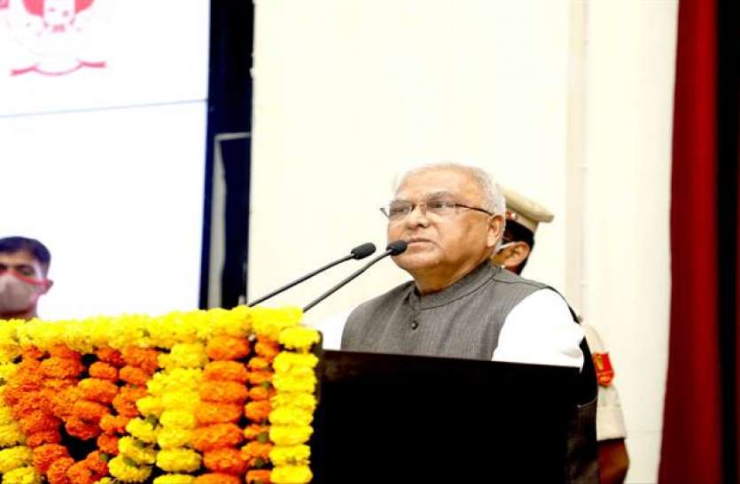 governor.jpg मनी और पॉवर के लिए किसी के पीछे भागना ठीक नहीं