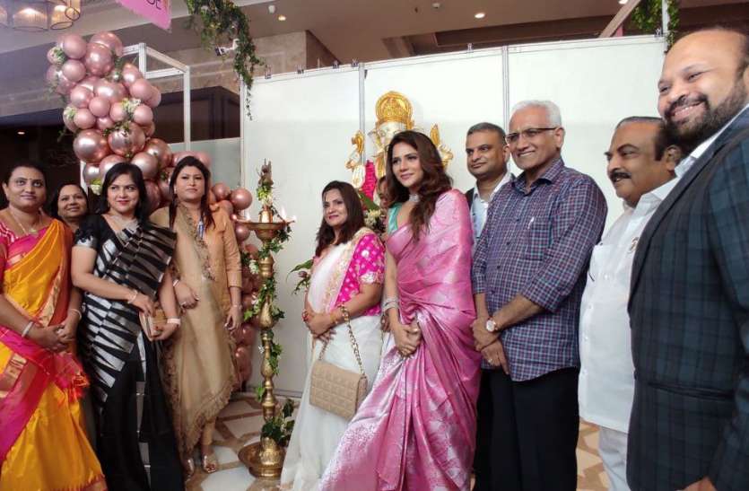 दो दिवसीय मीना बाजार की शुरुआत दो दिवसीय मीना बाजार की शुरुआत
