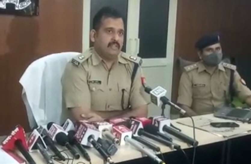 noida-police.jpg छात्रा के अपहरण की झूठी सूचना फैलाने, रोड जाम करने और बच्चों का ब्रेन वॉश करने वालों पर कार्रवाई करेगी पुलिस