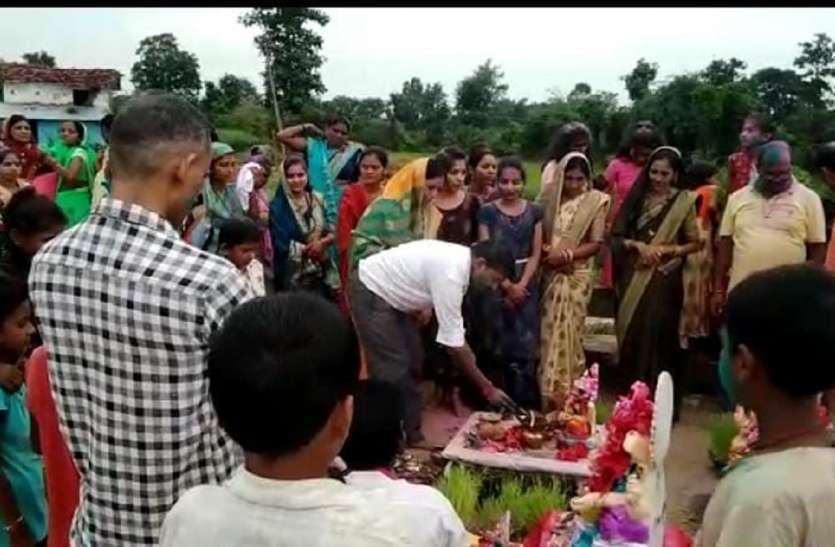 डूब गयो पानी में देखो पार्वती को ललना डूब गयो पानी में देखो पार्वती को ललना
