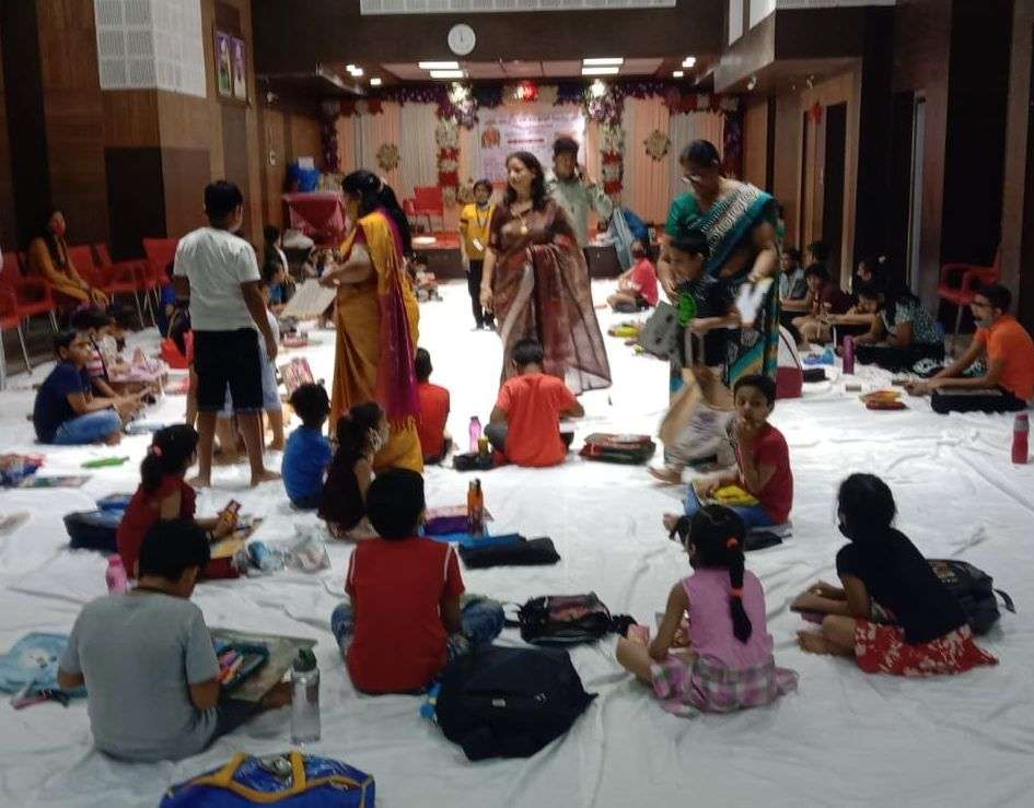 SURAT NEWS DAYRI: प्रतियोगियों ने दिखाई नृत्य कला