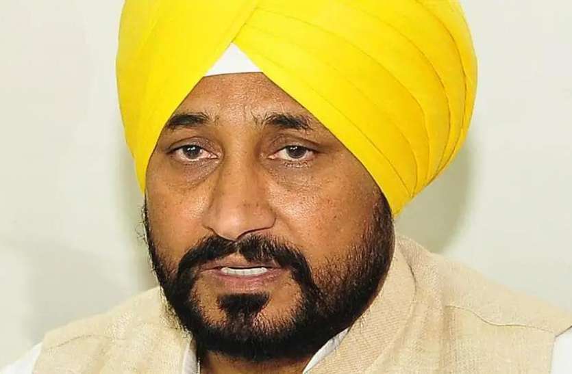 चरणजीत सिंह चन्नी बने पंजाब के मुख्यमंत्री Charanjit Singh Channi: चरणजीत सिंह चन्नी बने पंजाब के मुख्यमंत्री, कैप्टन अमरिंदर सिंह को सीएम पद से हटाने की उठाई थी मांग