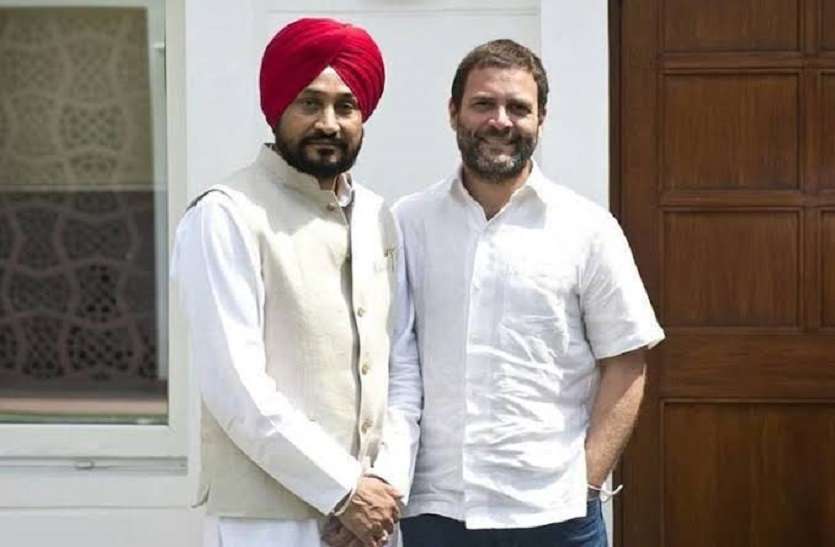 चरणजीत सिंह चन्नी पंजाब के नए 'सरदार', सीएम ने दी बधाई Punjab New CM : चरणजीत सिंह चन्नी पंजाब के नए 'सरदार', सीएम ने दी बधाई