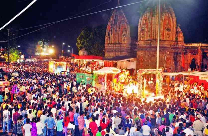 कोरोना ना होता तो...शायद यूं निकलता परंपरा का झिलमिलाता कारवां कोरोना ना होता तो...शायद यूं निकलता परंपरा का झिलमिलाता कारवां