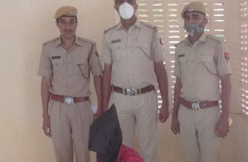 सोलर प्लांट में हुई लूट की वारदात का खुलासा, सूत्रधार गिरफ्तार सोलर प्लांट में हुई लूट की वारदात का खुलासा, सूत्रधार गिरफ्तार