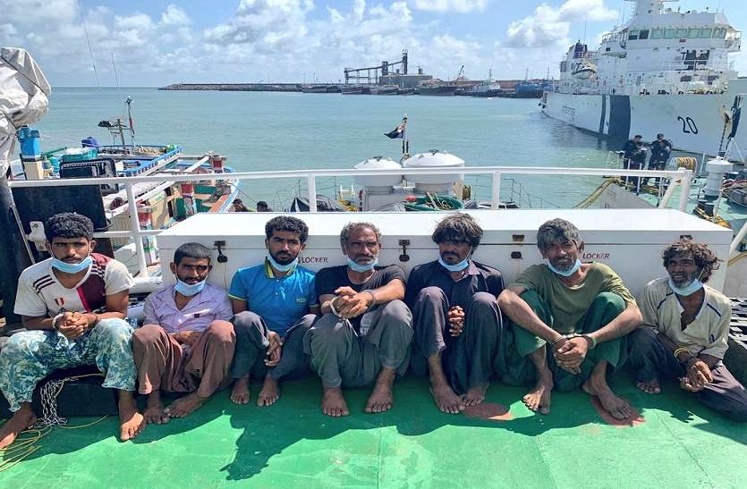 ईरानी बोट में पाकिस्तानी समुद्री सीमा में रखी गई थी 30 किलोग्राम हेरोइन ईरानी बोट में पाकिस्तानी समुद्री सीमा में रखी गई थी 30 किलोग्राम हेरोइन