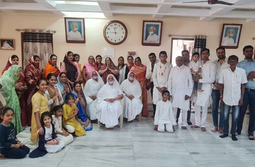 आचार्य भिक्षु ने तीन शताब्दी पूर्व बनाया था संविधान-साध्वी लावण्याश्री आचार्य भिक्षु ने तीन शताब्दी पूर्व बनाया था संविधान-साध्वी लावण्याश्री