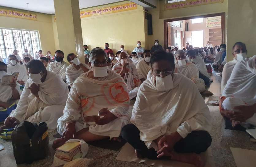 सुख दु:ख को मन ही भोगता है-कपिल मुनि सुख दु:ख को मन ही भोगता है-कपिल मुनि
