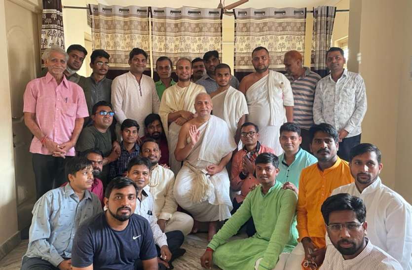गलतियां कम करने का प्रयास करना चाहिए-आचार्य महेन्द्रसागर गलतियां कम करने का प्रयास करना चाहिए-आचार्य महेन्द्रसागर