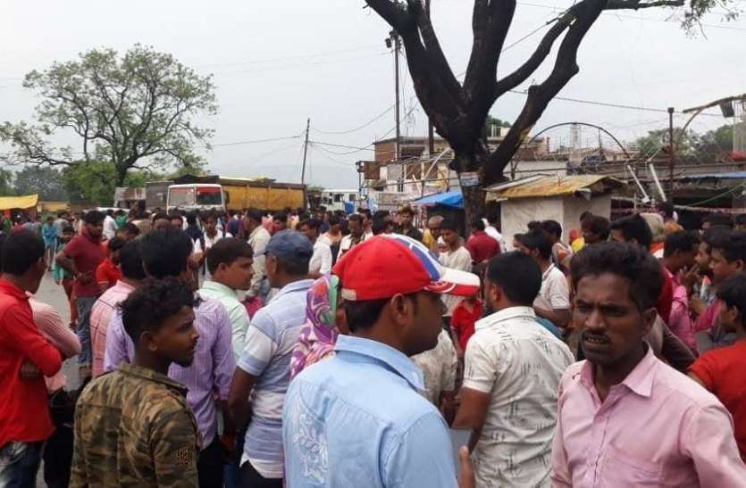 Cyclist youth dies due to road accident in Singrauli headquarters हाइवा की टक्कर से साइकिल सवार युवक की दर्दनाक मौत