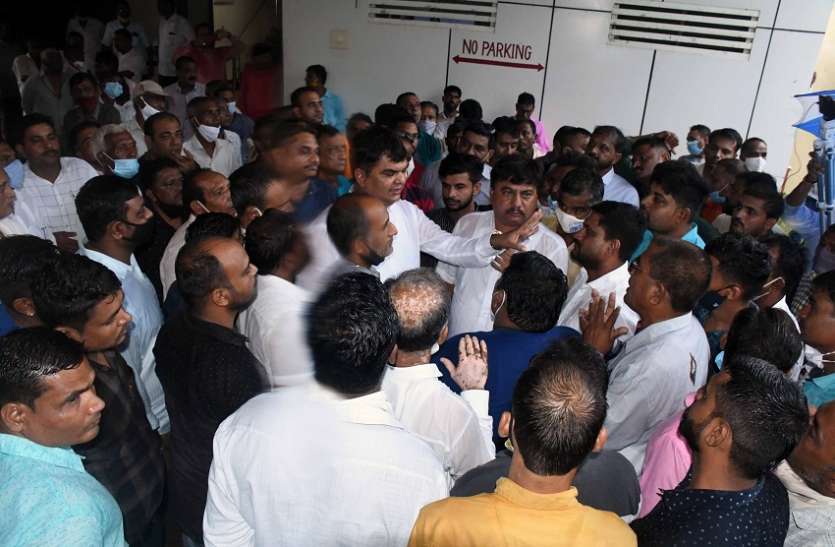 भाजपा प्रदेशाध्यक्ष पाटिल ने विधायक केतन को गांधीनगर बुलाया भाजपा प्रदेशाध्यक्ष पाटिल ने विधायक केतन को गांधीनगर बुलाया