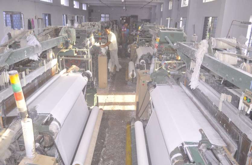 12 percent GST decision on clothes, this effect will come on Burhanpur clothing industry कपड़े पर 12 फीसदी जीएसटी का निर्णय, बुरहानपुर कपड़े उद्योग पर आएग यह असर