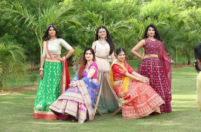 क्वीन ऑफ इंडिया' का First लुक लॉन्च क्वीन ऑफ इंडिया' का First लुक लॉन्च
