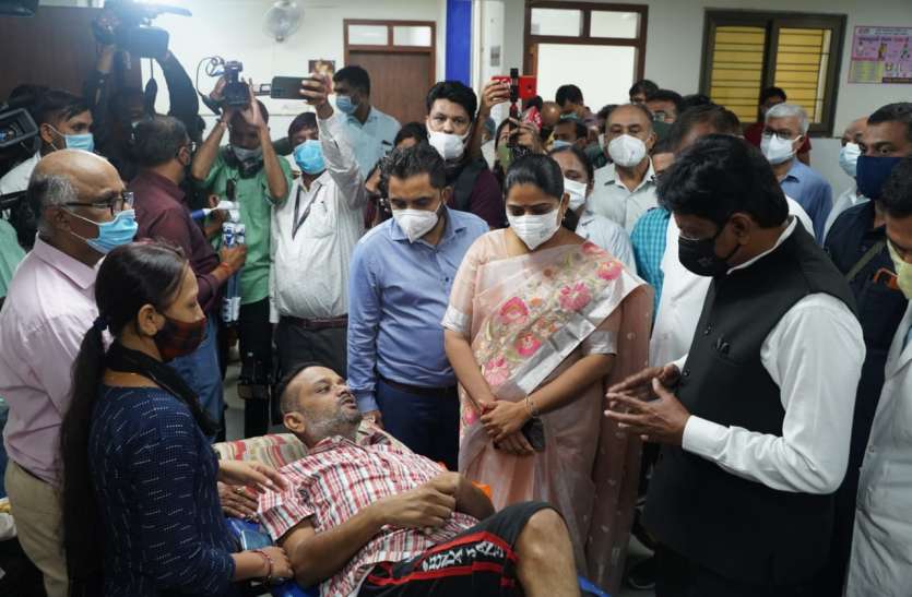 Gujarat : गुजरात में सभी को दिसम्बर तक दोनों टीके लगाने की योजना Gujarat : गुजरात में सभी को दिसम्बर तक दोनों टीके लगाने की योजना