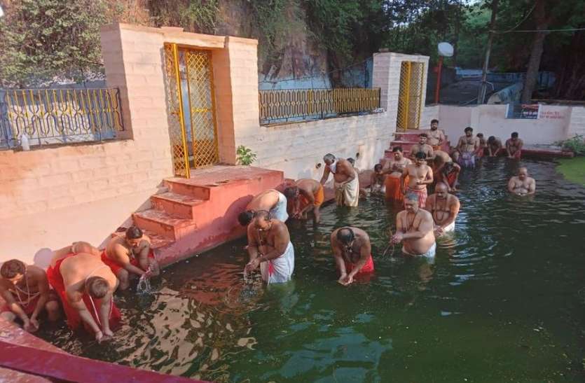 आज द्वितीया का श्राद्ध आज द्वितीया का श्राद्ध