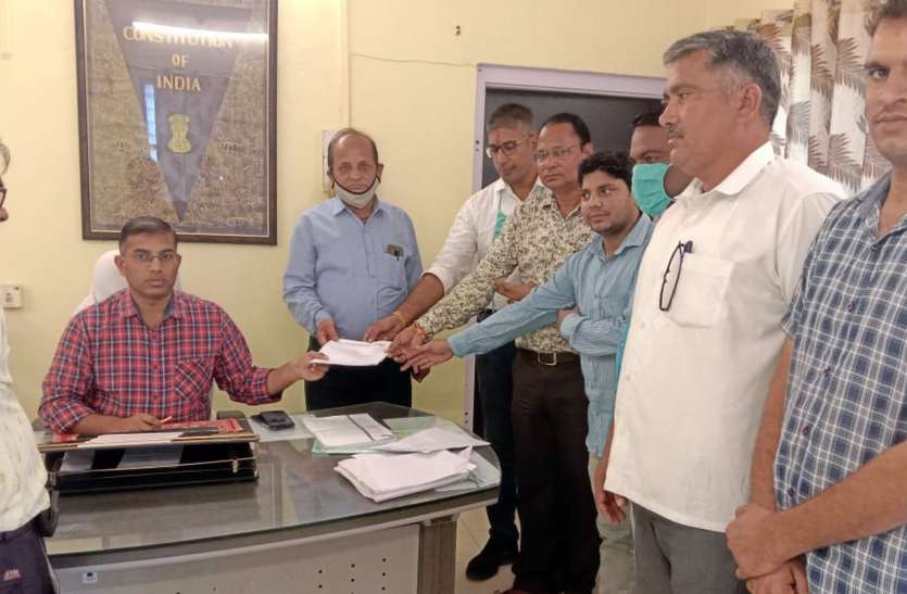 .... तो अभियान में प्रशासन का संग नहीं देंगे राजस्वकर्मी .... तो अभियान में प्रशासन का संग नहीं देंगे राजस्वकर्मी