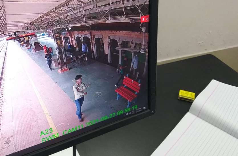 स्टेशन परिसर में फिर बाइक चोरी स्टेशन परिसर में फिर बाइक चोरी