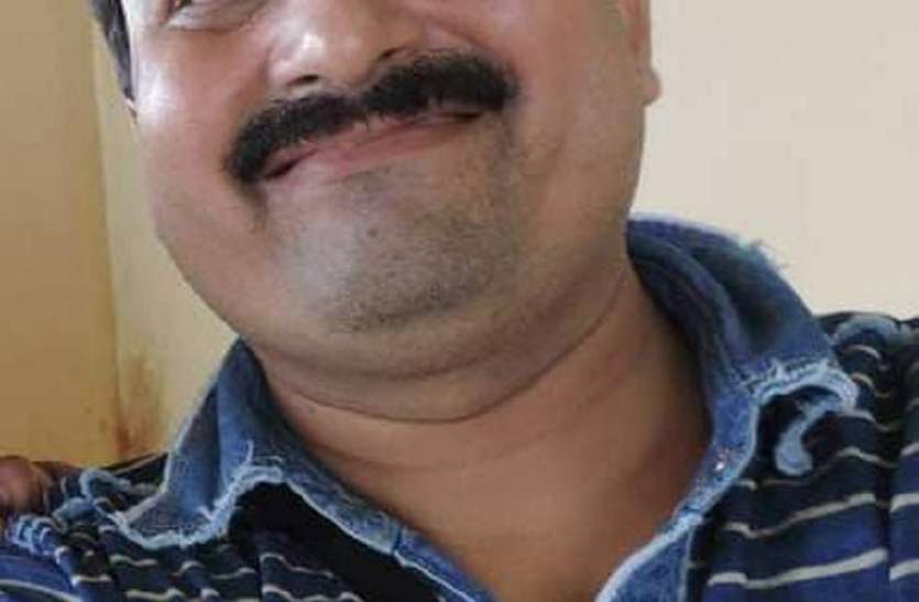 ईशापुर राइफल फैक्ट्री में 1.7 करोड़ का गबन, कर्मचारी गिरफ्तार ईशापुर राइफल फैक्ट्री में 1.7 करोड़ का गबन, कर्मचारी गिरफ्तार