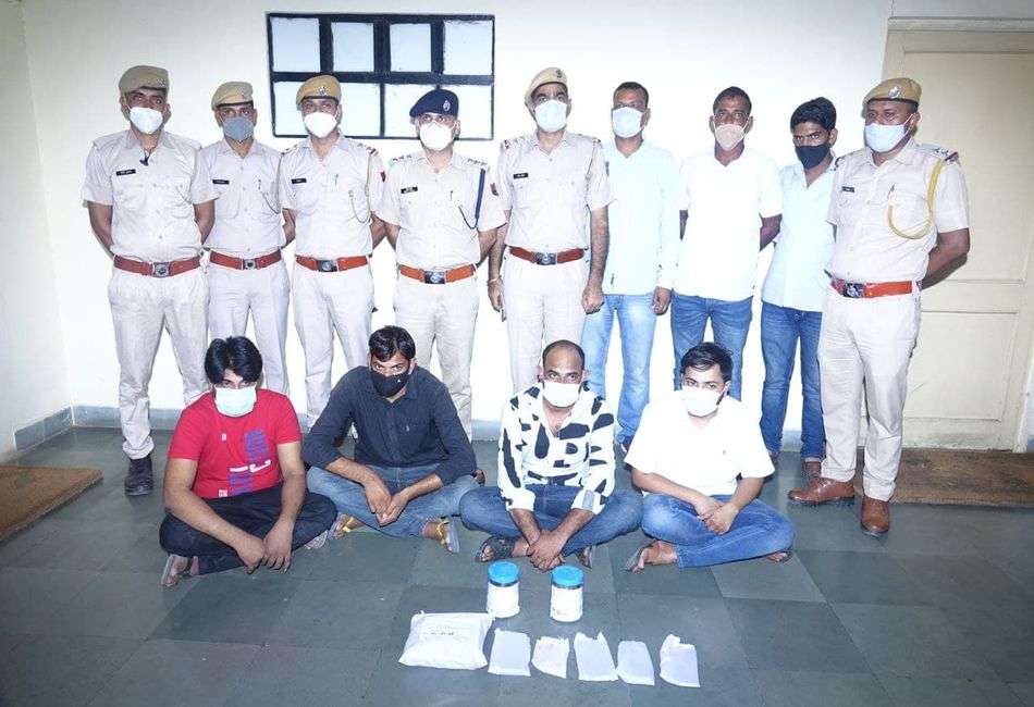 दौसा में रीट नकल गिरोह का भंडाफोड़, 5.60 लाख रुपए के साथ चार आरोपी दबोचे, करोड़ों का हिसाब मिला