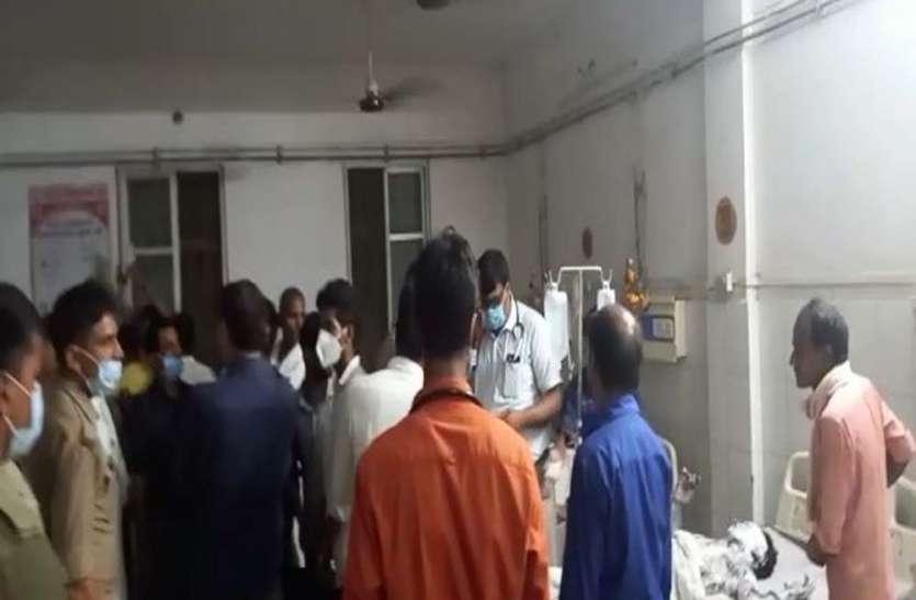 गैस सिलेंडर ब्लास्ट में घायल लोगों से मिलने पहुंचे अधिकारी गैस सिलेंडर में धमाके से बिल्डिंग जमींदोज, 11 घायल