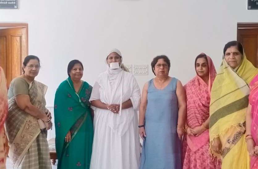 मौसम के हिसाब से भोजन बदलना चाहिए-साध्वी रिद्धिमा मौसम के हिसाब से भोजन बदलना चाहिए-साध्वी रिद्धिमा
