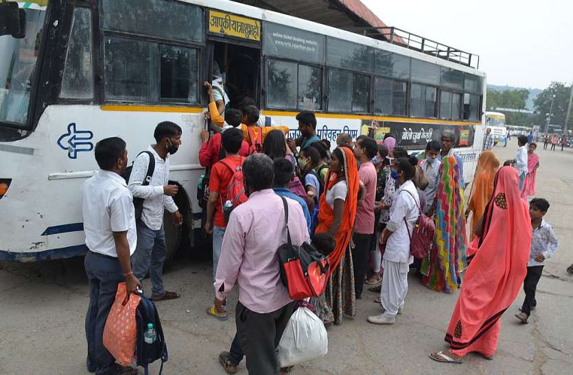 इम्तिहान की घड़ी आज इम्तिहान की घड़ी आज