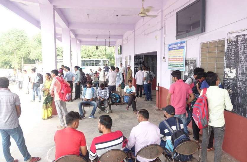 दौसा में 107 केन्द्रों पर होगी रीट परीक्षा आज, दिनभर बंद रहेगा इंटरनेट दौसा में 107 केन्द्रों पर होगी रीट परीक्षा, 26 को दिनभर बंद रहेगा इंटरनेट