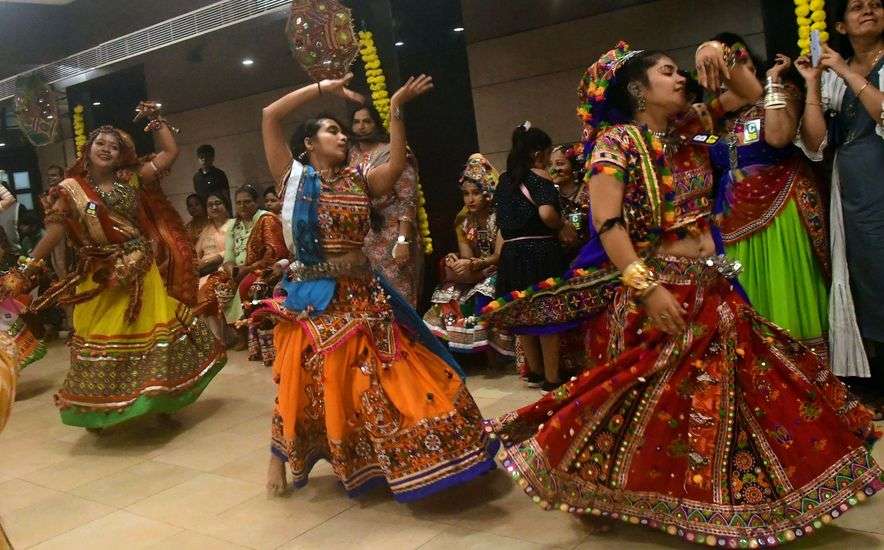 AGRSEN JAYANTI MAHOTSAV: श्यामकुंज में प्रतियोगियों ने लिखा राम-राम