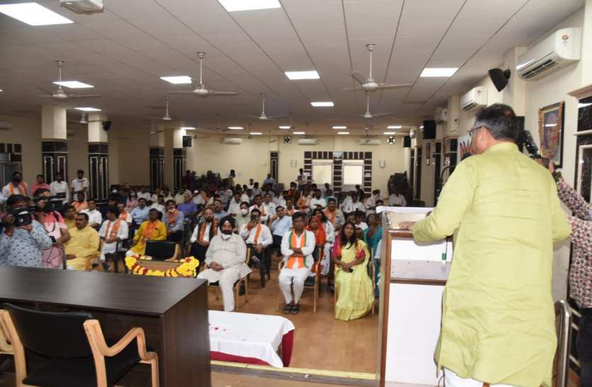 मंत्रिमंडल विस्तार पर पूनियां का तंज, कहा मुझे नहीं लगता की आस लगाए बैठे विधायक मंत्री बन जाएंगे। मंत्रिमंडल विस्तार पर पूनियां का तंज, कहा मुझे नहीं लगता की आस लगाए बैठे विधायक मंत्री बन जाएंगे।