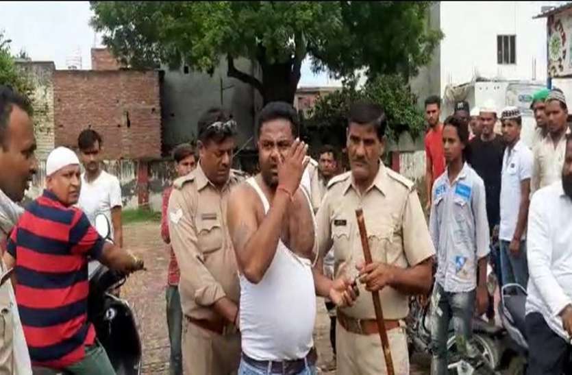 loot.jpg महिला शिक्षामित्र से दिनदहाड़े लूट, एक लूटेरे को पब्लिक ने दबोचा